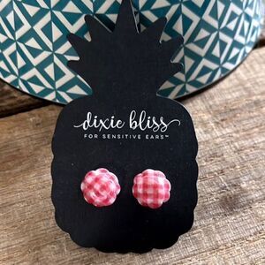 Adorable NWT Plaid Print Flower Earrings